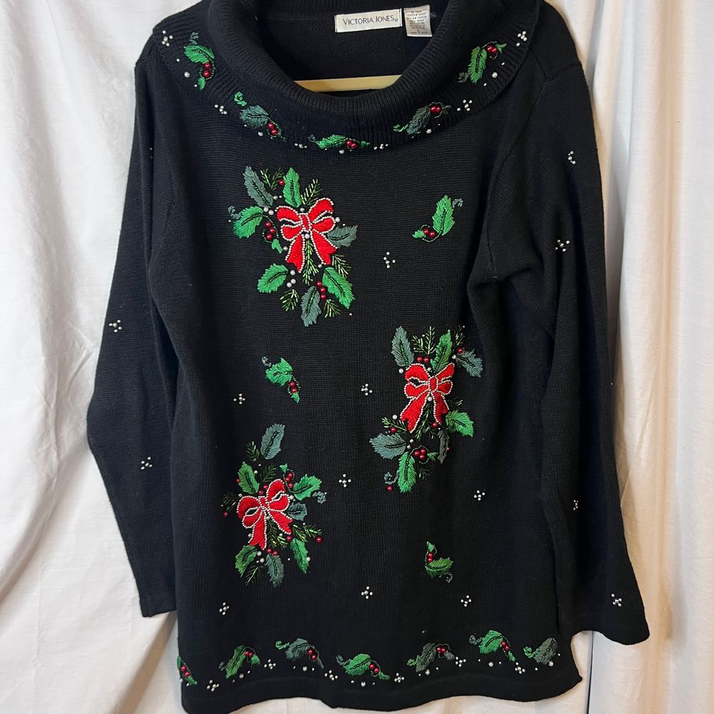 Victoria Jones Christmas Sweater Beaded Embroidered Cowl Neck Tunic Size Large‎